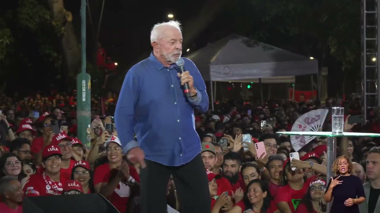 Lula discursando em palanque no Pará